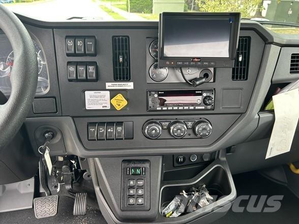 Peterbilt 537 Utilaje construcții - Altele