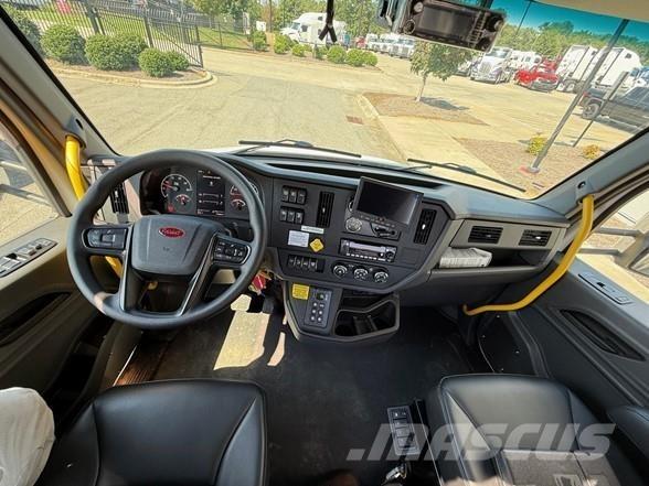 Peterbilt 537 Utilaje construcții - Altele