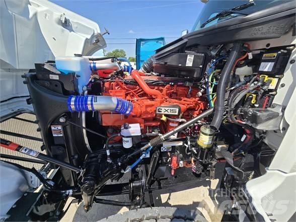 Peterbilt 567 Autotractoare