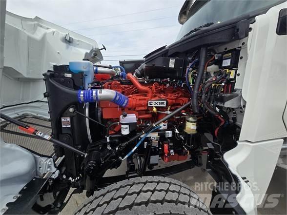 Peterbilt 567 Autotractoare