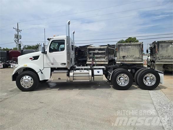 Peterbilt 567 Autotractoare