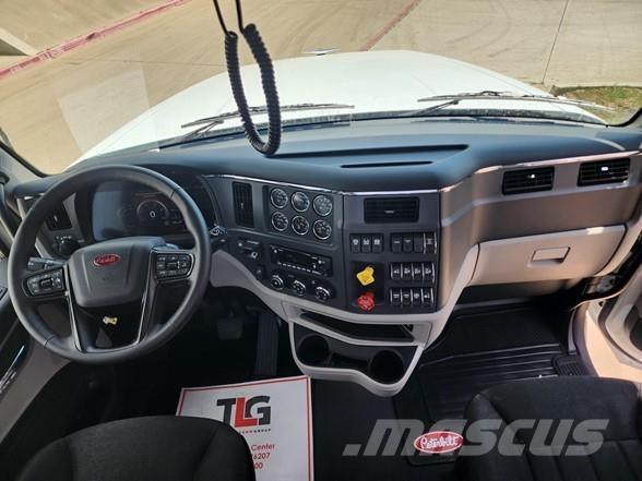 Peterbilt 567 Autotractoare