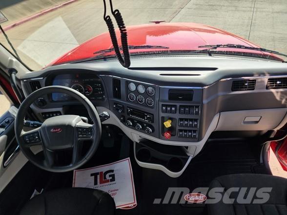 Peterbilt 567 Autotractoare