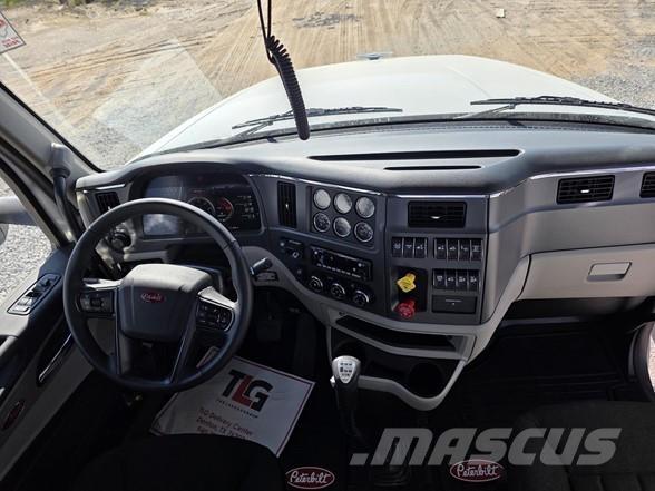 Peterbilt 567 Autotractoare