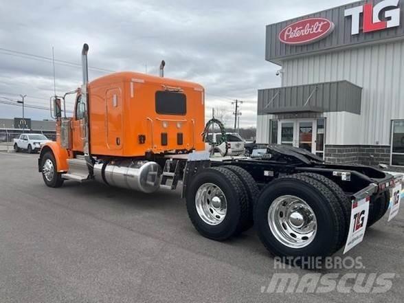 Peterbilt 589 Autotractoare