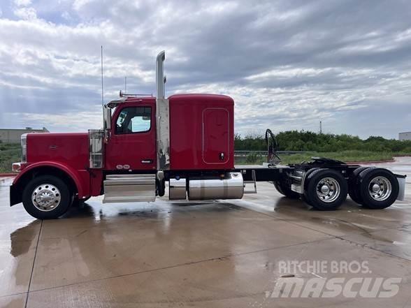 Peterbilt 589 Autotractoare