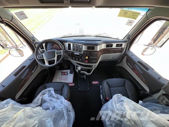 Peterbilt 589 Autotractoare