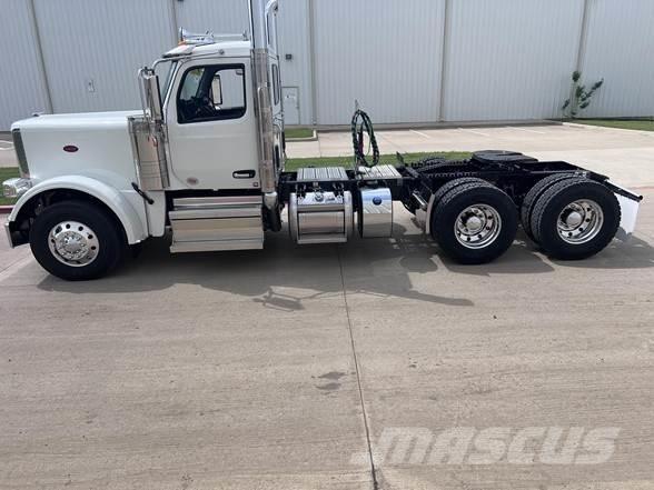 Peterbilt 589 Autotractoare