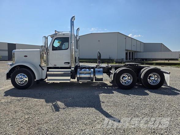 Peterbilt 589 Autotractoare