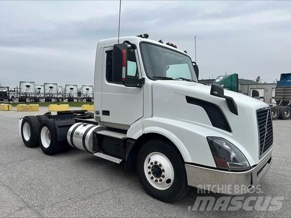 Volvo VNL42T300 Autotractoare