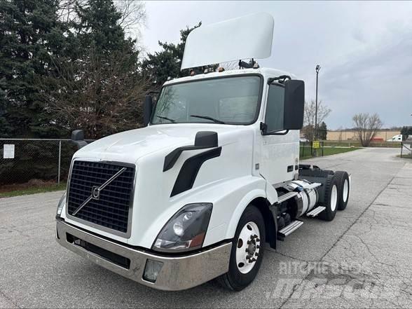 Volvo VNL42T300 Autotractoare
