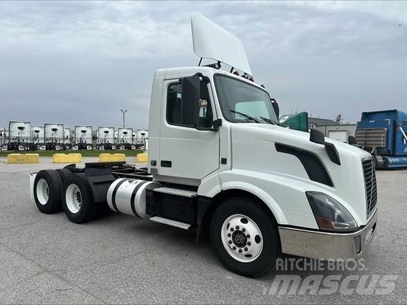 Volvo VNL42T300 Autotractoare