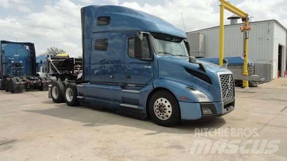 Volvo VNL64T760 Autotractoare