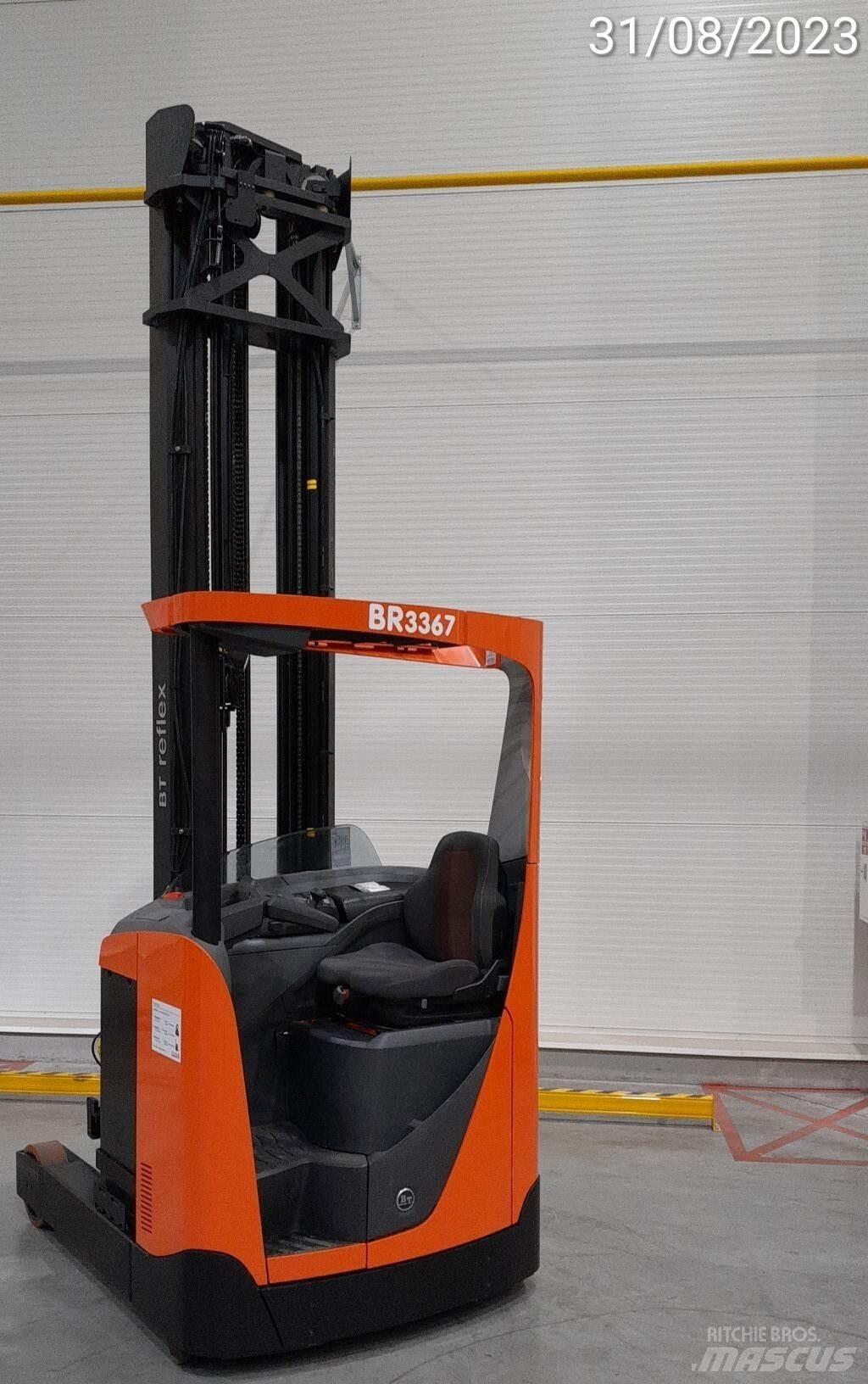 BT RRE160 Stivuitor cu catarg retractabil