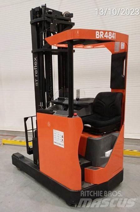 BT RRE140M Stivuitor cu catarg retractabil