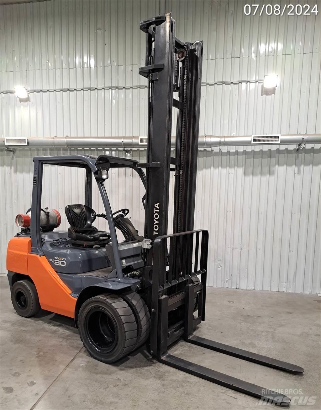 Toyota 02-8FGF30 Stivuitor GPL