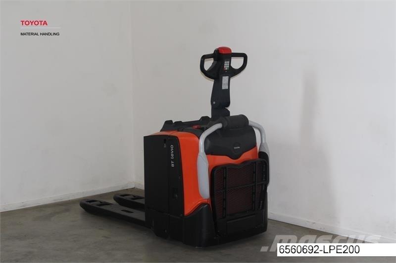 BT LPE200 Transpaleta cu platforma