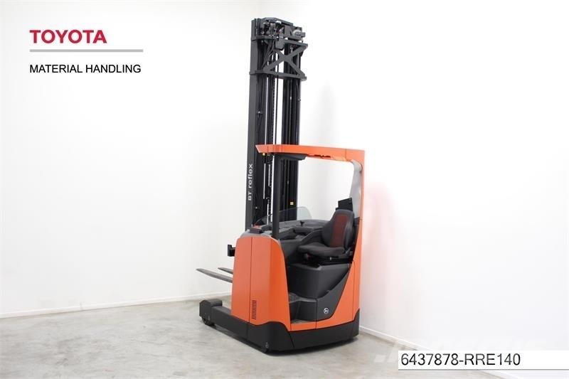 BT RRE140 Stivuitor cu catarg retractabil
