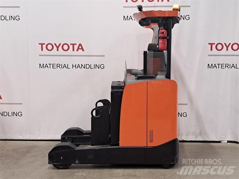 BT RRE200E Stivuitor cu catarg retractabil