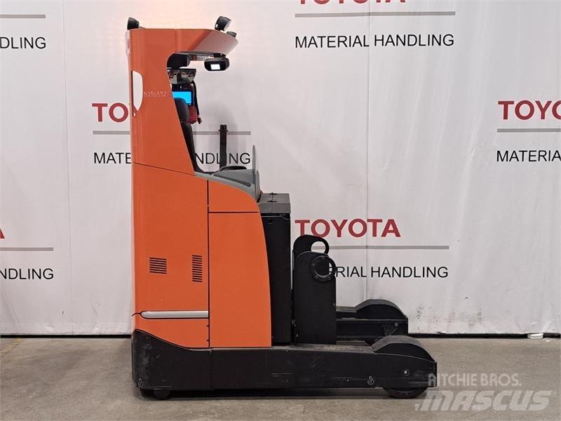 BT RRE200E Stivuitor cu catarg retractabil