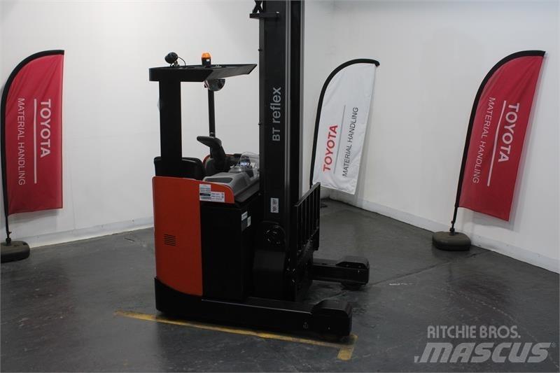 BT RRE160B Stivuitor cu catarg retractabil