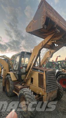 CAT 428 à 13500 € HT Buldoexcavatoare