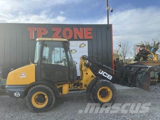 JCB 406 à 23500 € HT Incarcator pe pneuri
