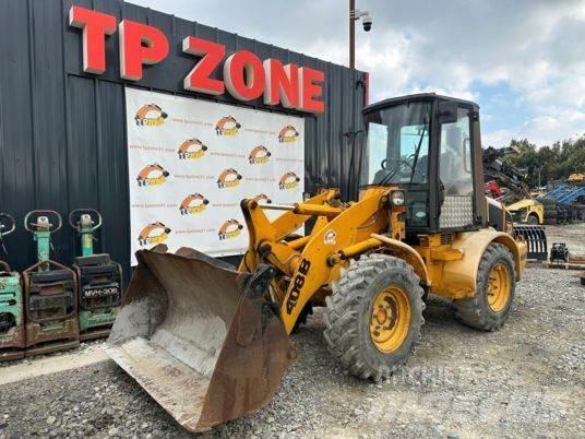 JCB 408 à 14500 € HT Incarcator pe pneuri