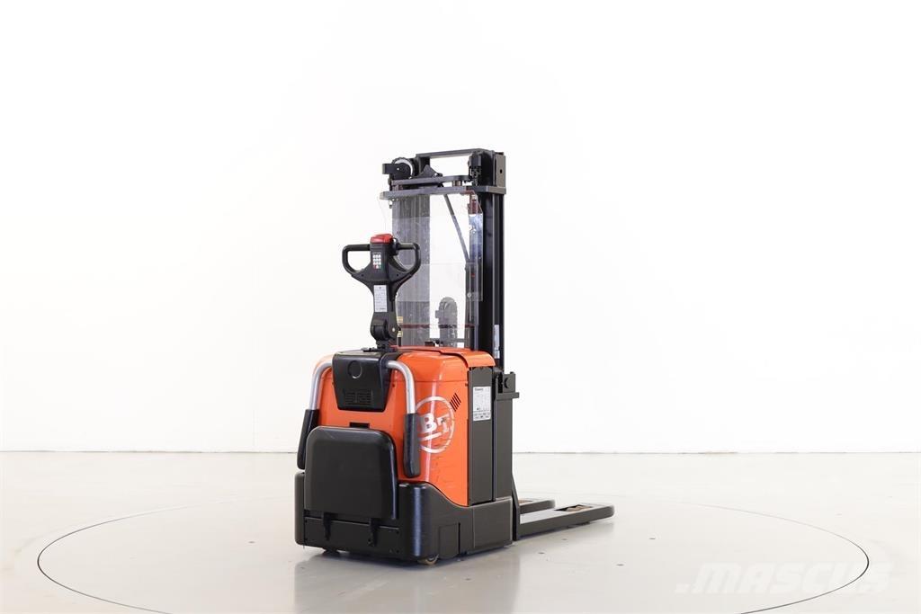 BT SPE125 Transpaleta manuala