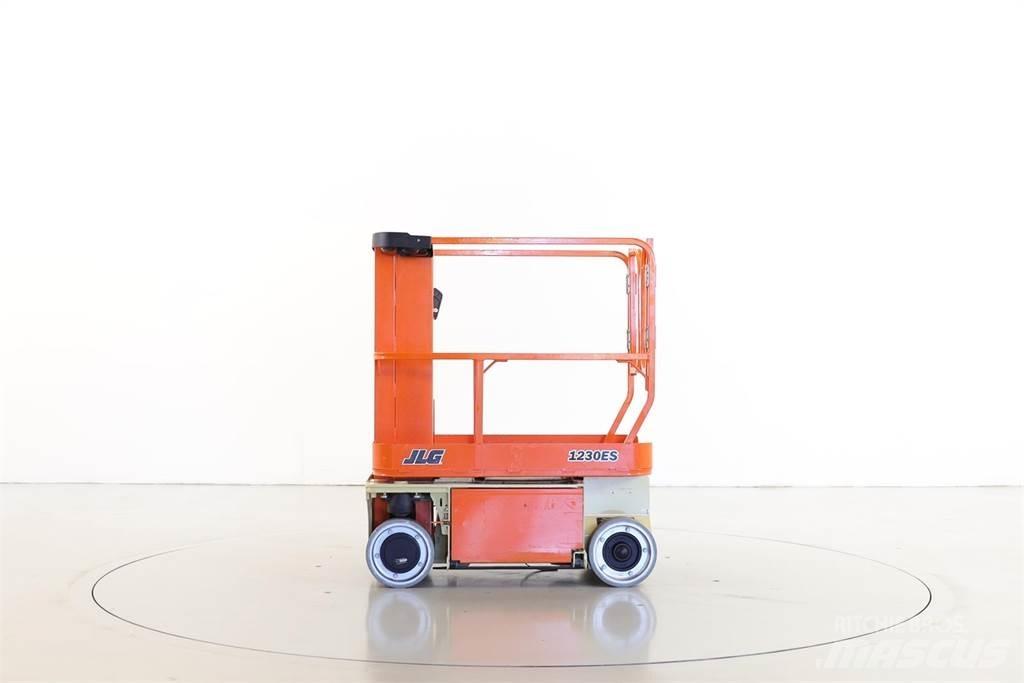 JLG 1230ES Ascensoare verticale catarg