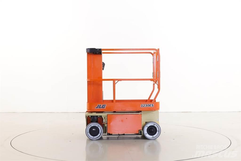 JLG 1230ES Ascensoare verticale catarg