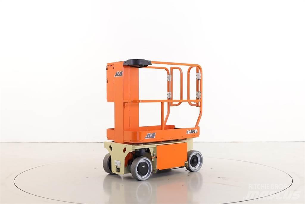 JLG 1230ES Ascensoare verticale catarg