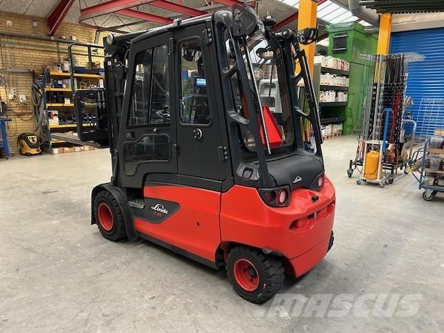Linde E35L-01 Stivuitor electric