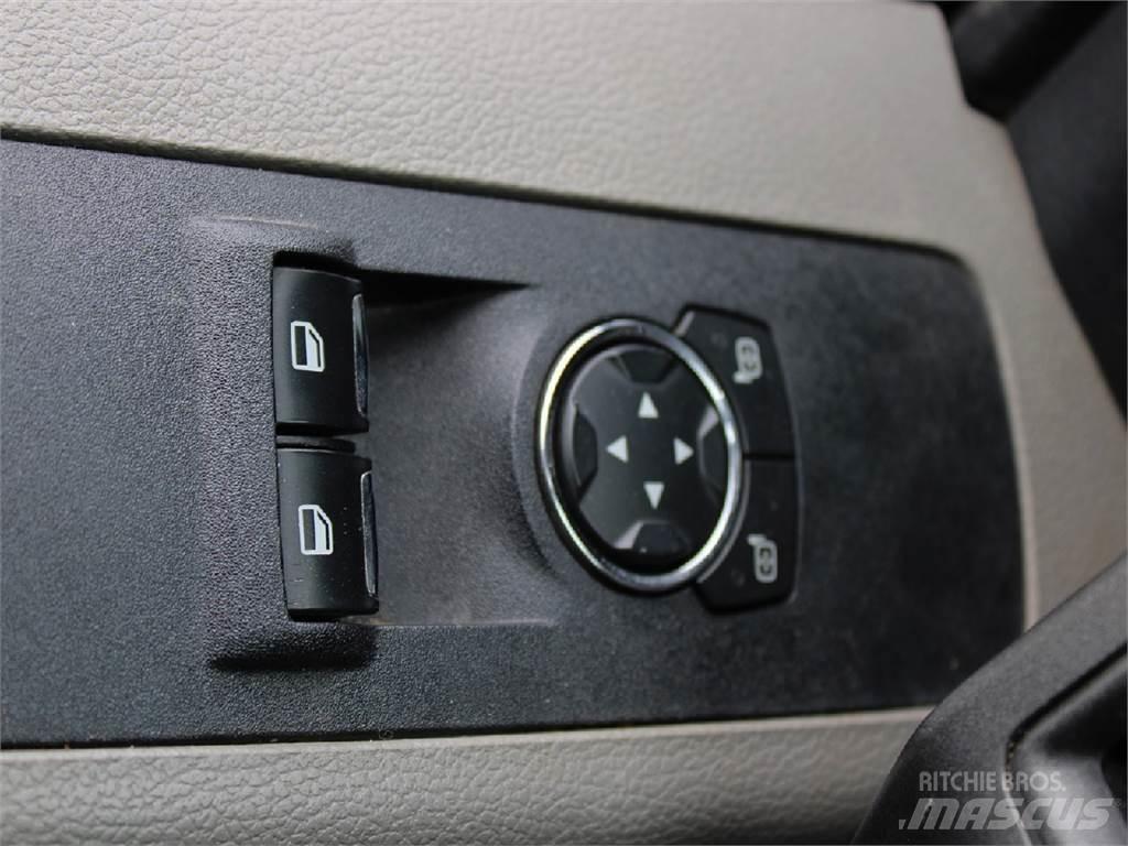 Ford F550 Platforme aeriene montate pe camion