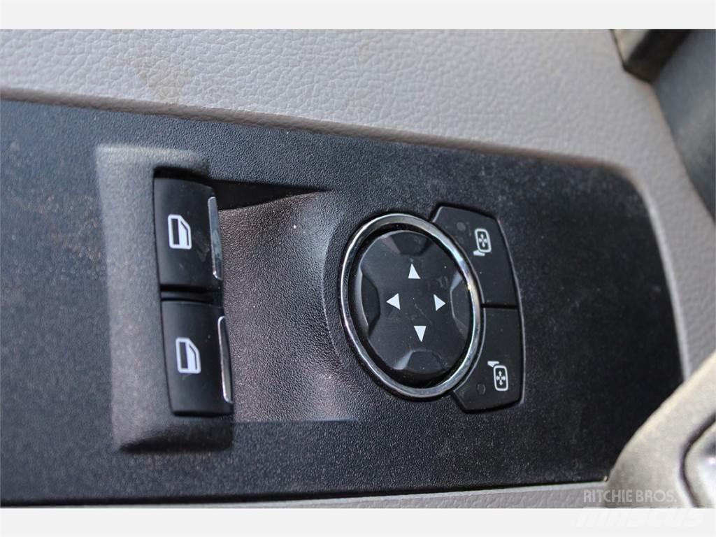 Ford F550 Platforme aeriene montate pe camion