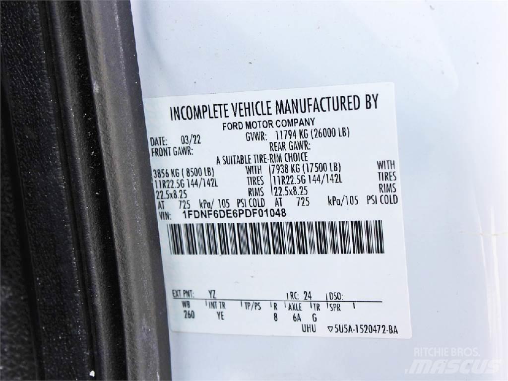 Ford F650 Camioane platforma/prelata