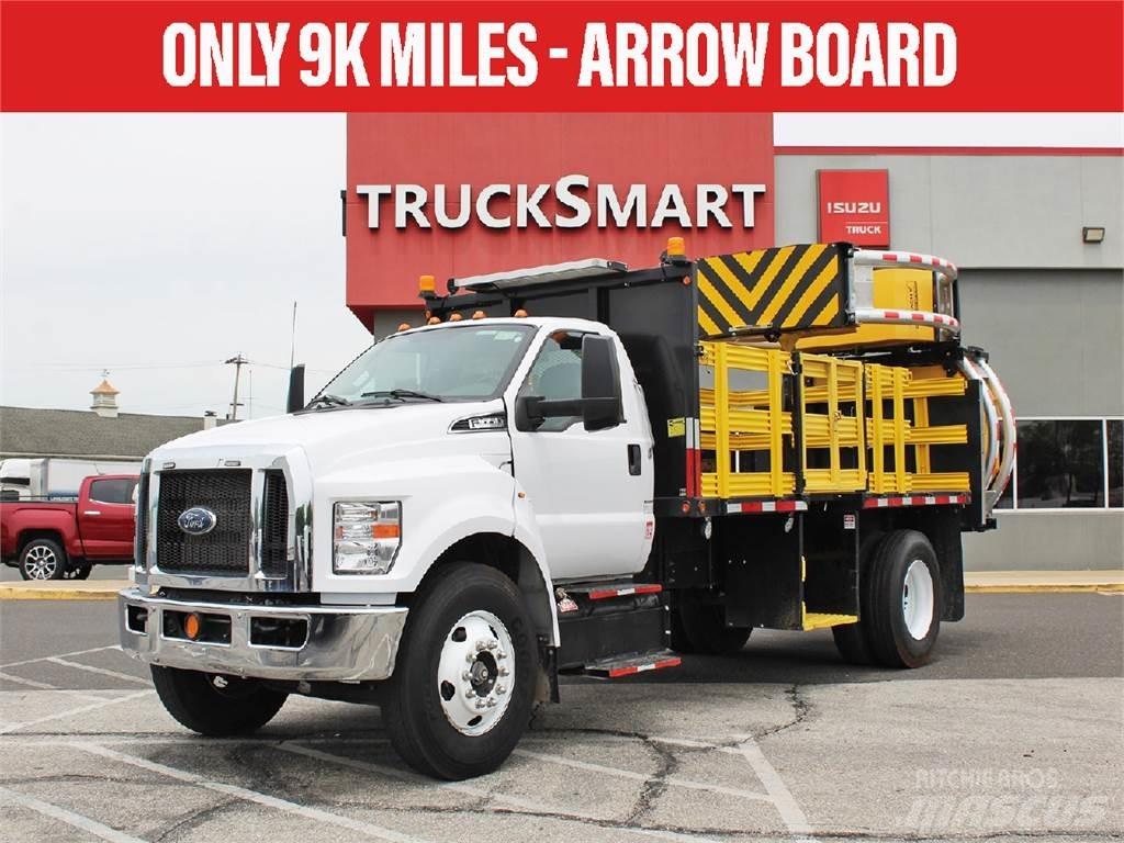 Ford F650 Municipal/vehicul cu uz general