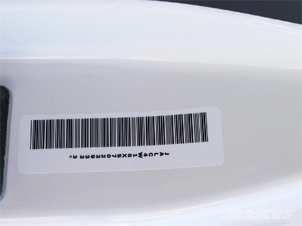 Isuzu NPR-HD Camioane platforma/prelata