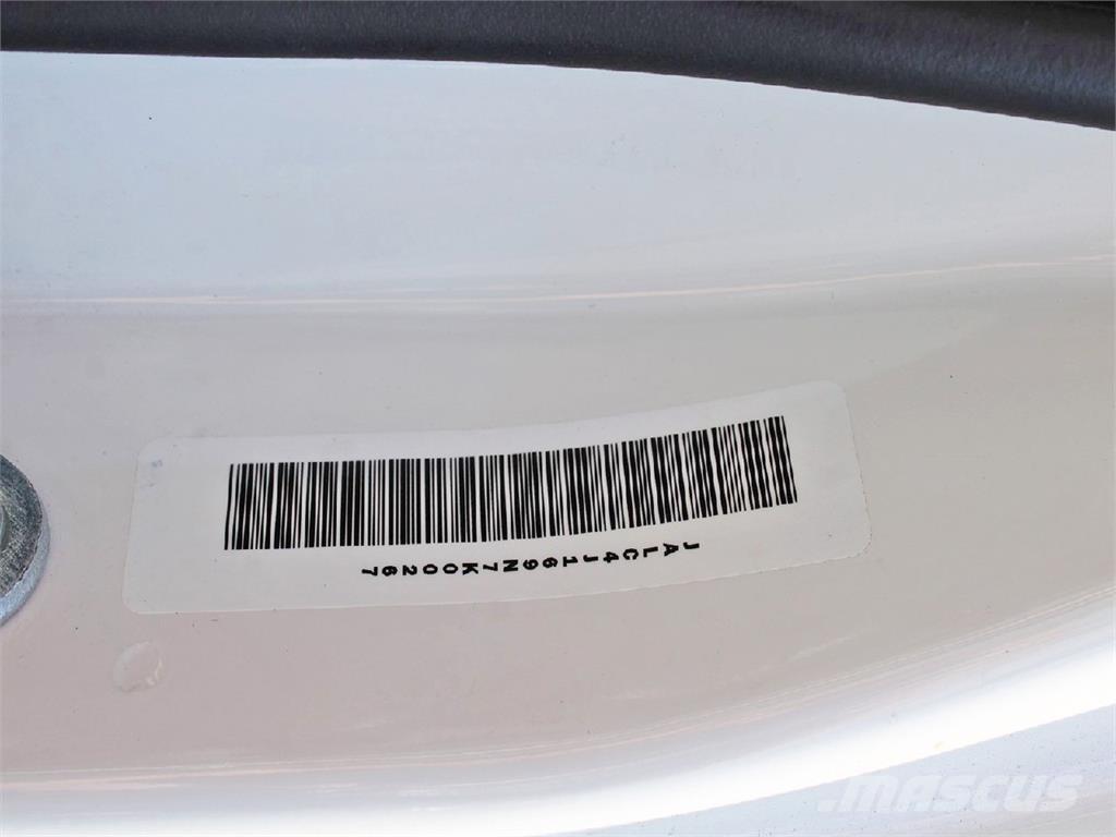 Isuzu NPR XD Autocamioane