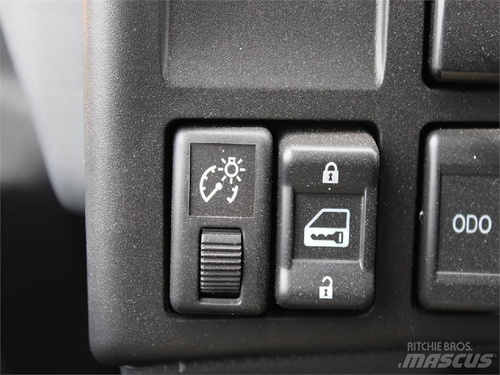 Isuzu NRR Camion cadru container