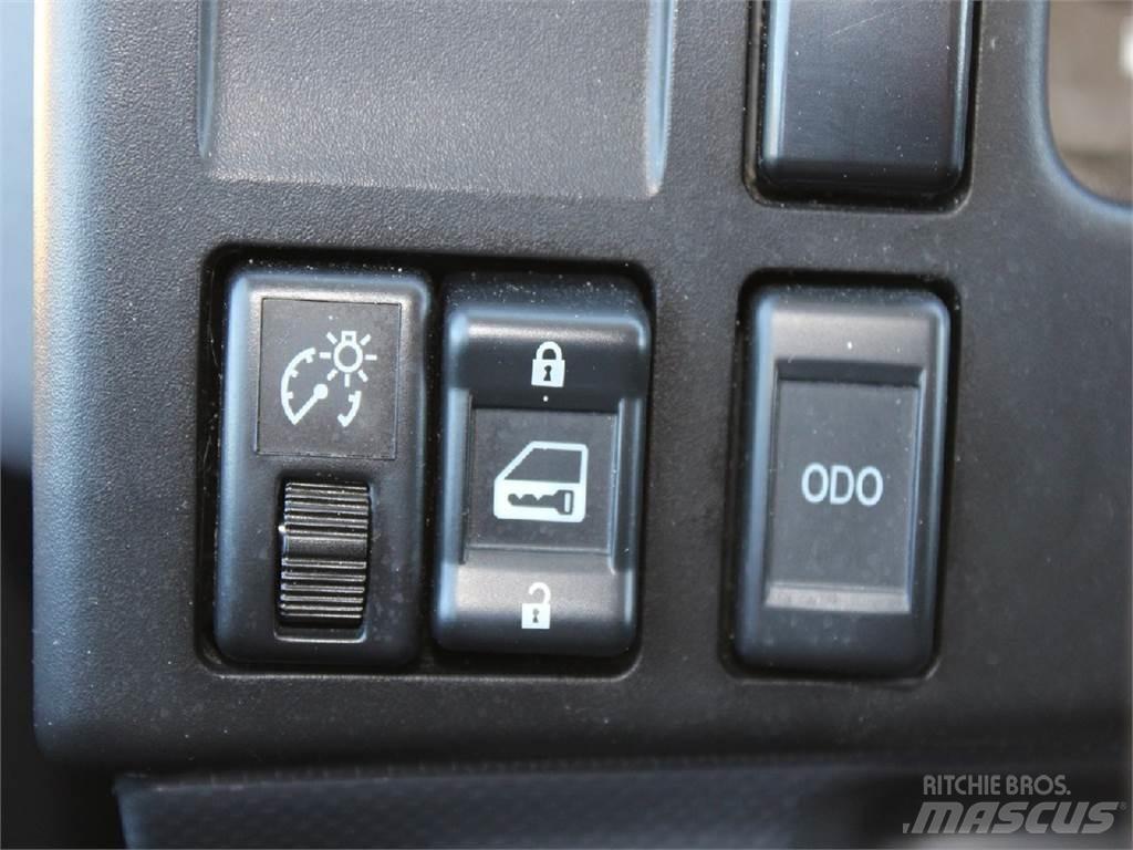 Isuzu NRR Camion cadru container