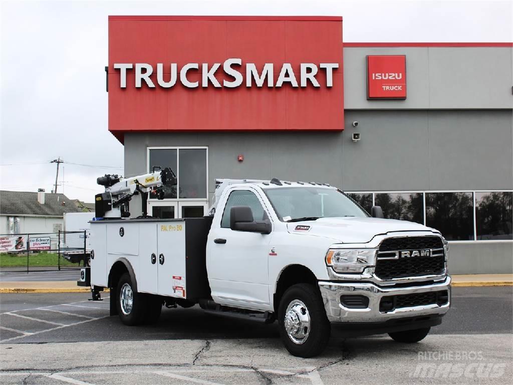 RAM 3500 Camioane cu macara