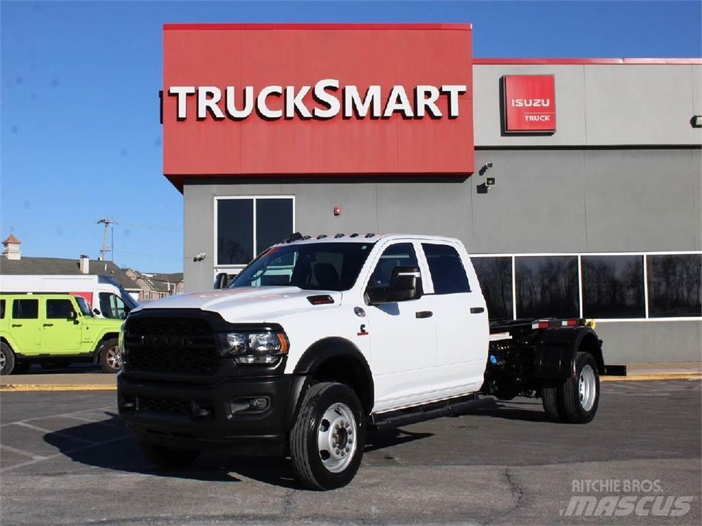RAM 5500 Camion cadru container