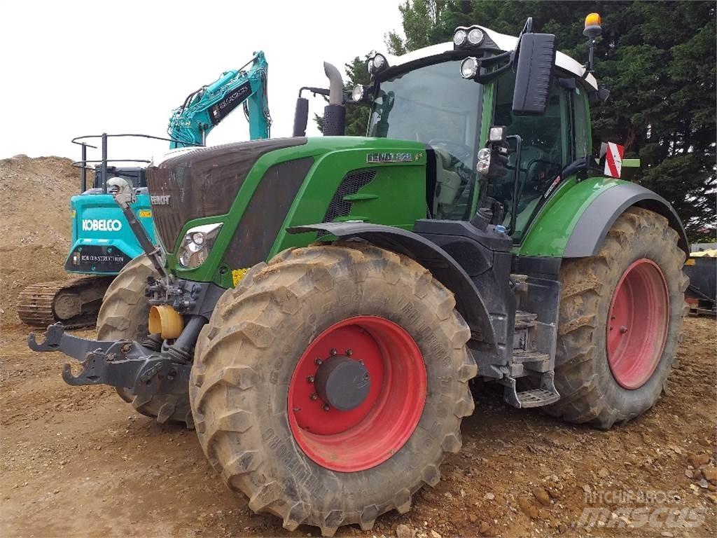 Fendt 828 VARIO Tractoare