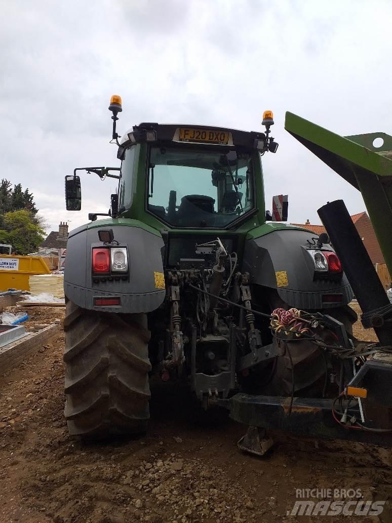 Fendt 828 VARIO Tractoare