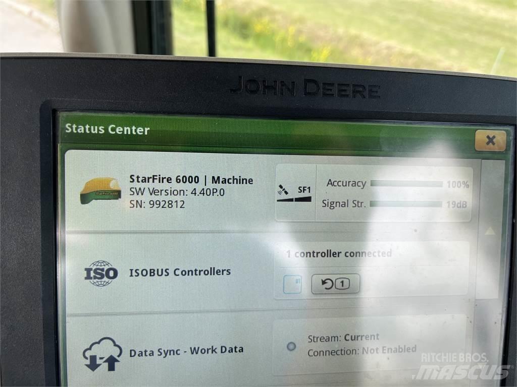 John Deere 6215R Tractoare
