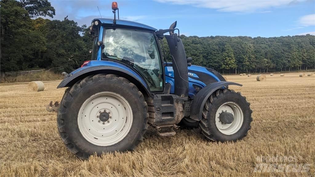 Valtra T214V Tractoare