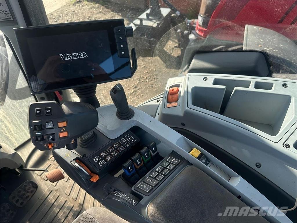 Valtra T234D Tractoare