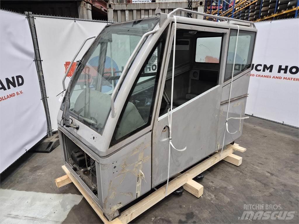  C.T.2 upper cabin Cabine si interior