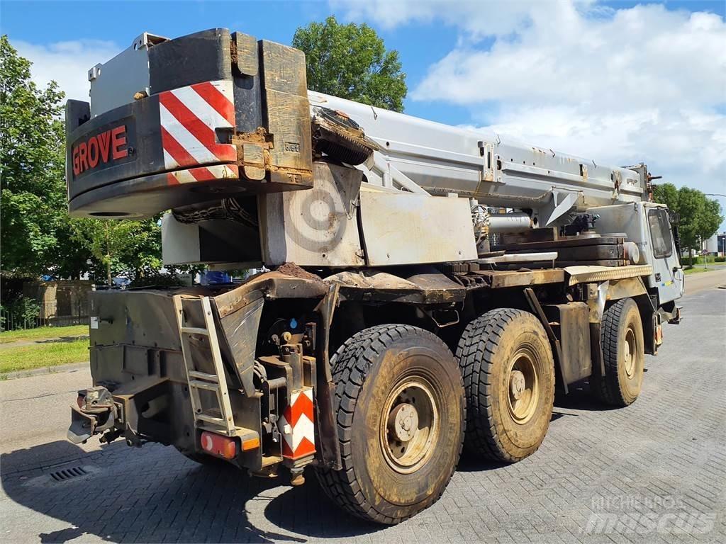 Grove GMK 3055 Macara pentru orice teren